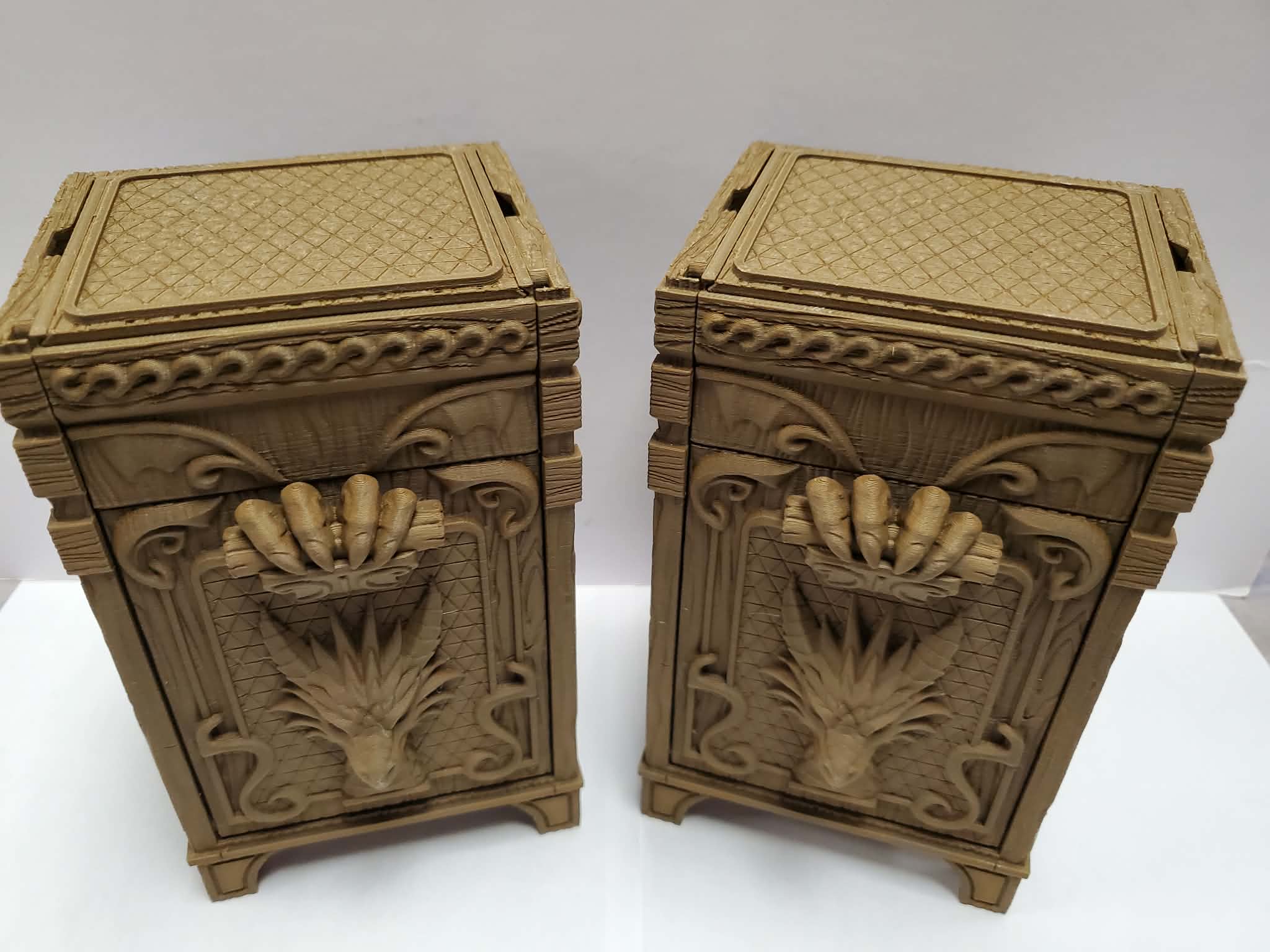 Dragon vault deck box - Image 2
