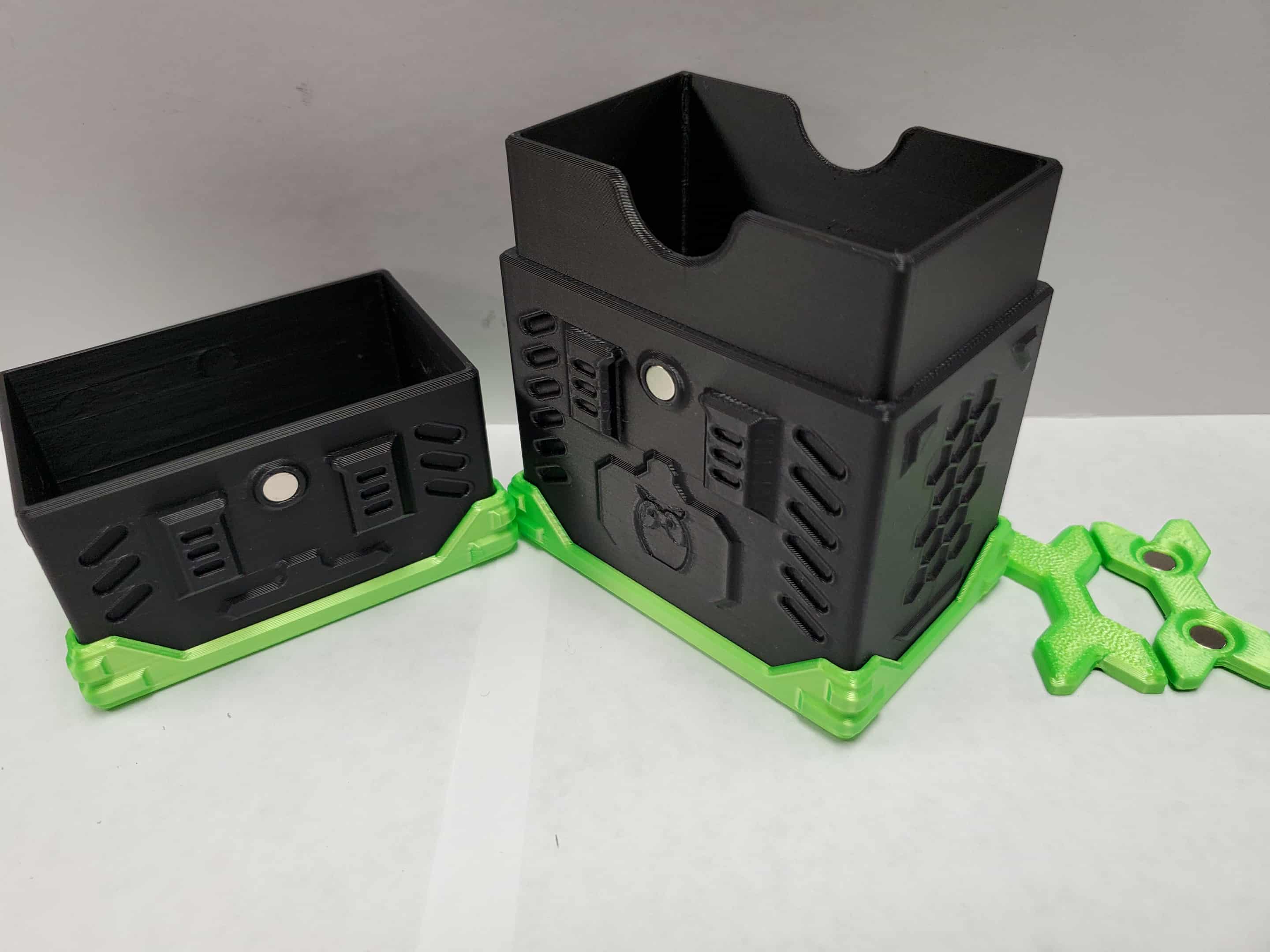 Magnetic locking deck box - Image 2